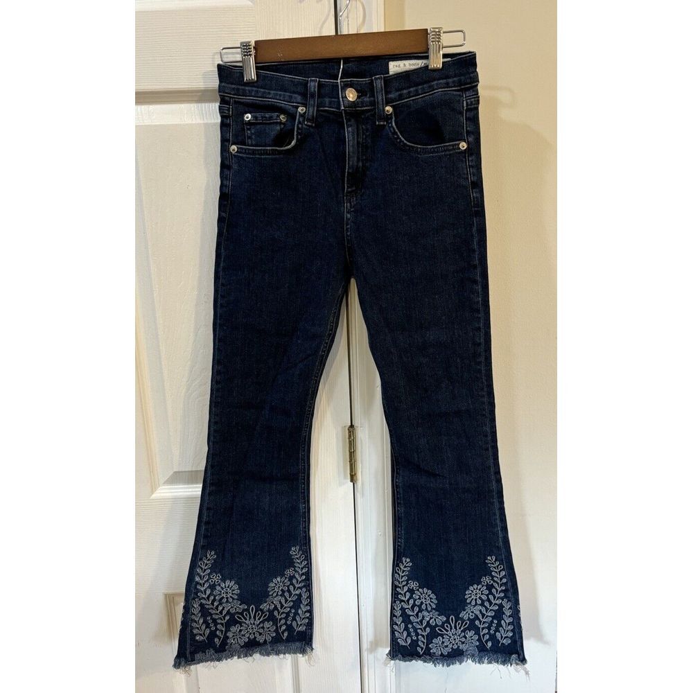 Rag & Bone Jeans Women's  Sz 26  Floral Embroidered 10 Inch Crop Flare Denim‎